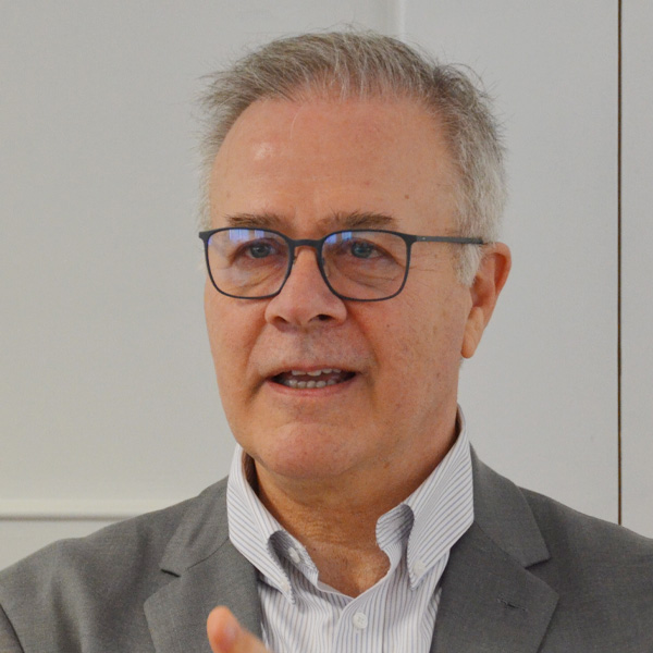 Dr. Juan Riva