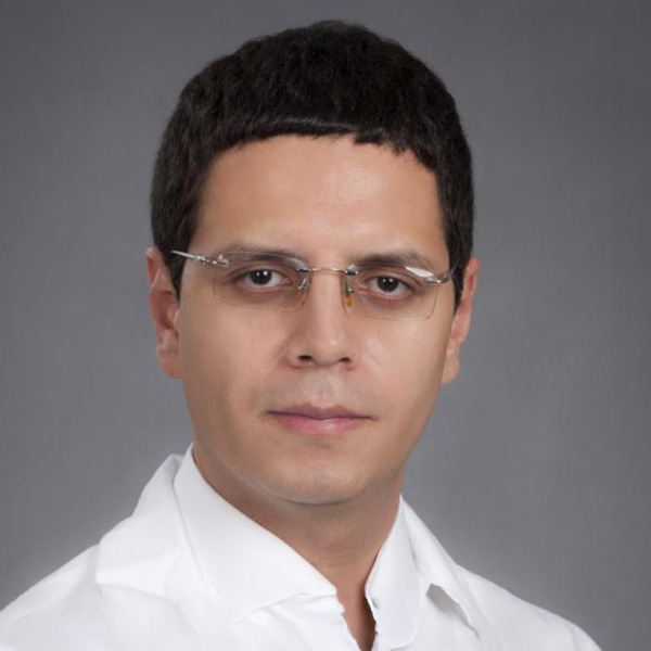 Dr. Santiago Uribe