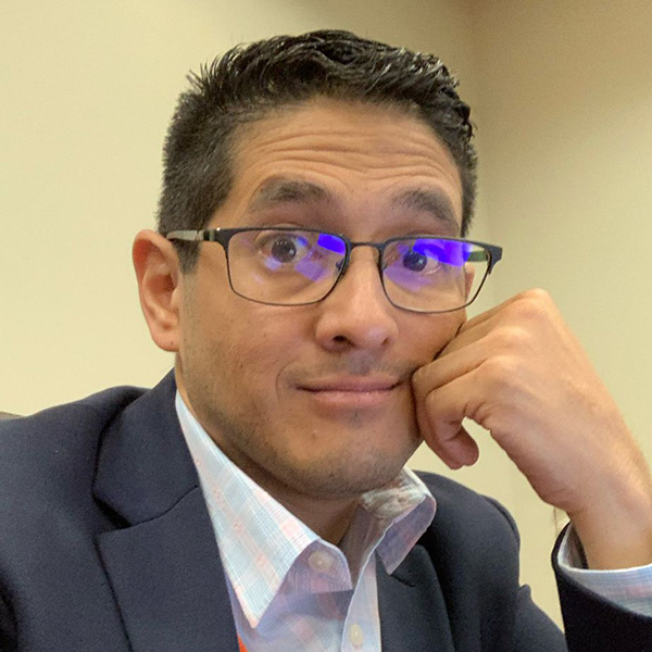 Dr. Víctor Cabrera