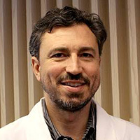 Dr. Alejandro Bruhn