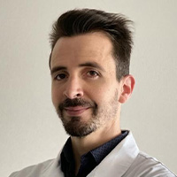 Dr. Eduardo Vega