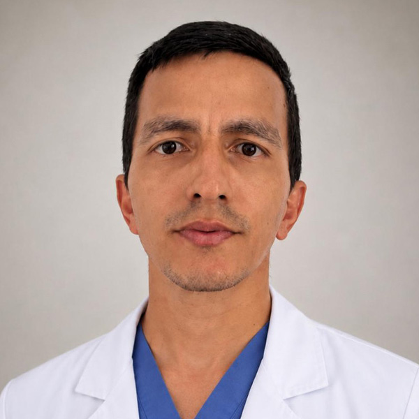 Dr. Gustavo Cruz